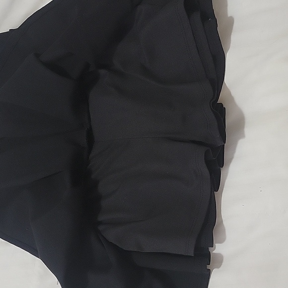 FASHION NOVA SKORT - Picture 2 of 3